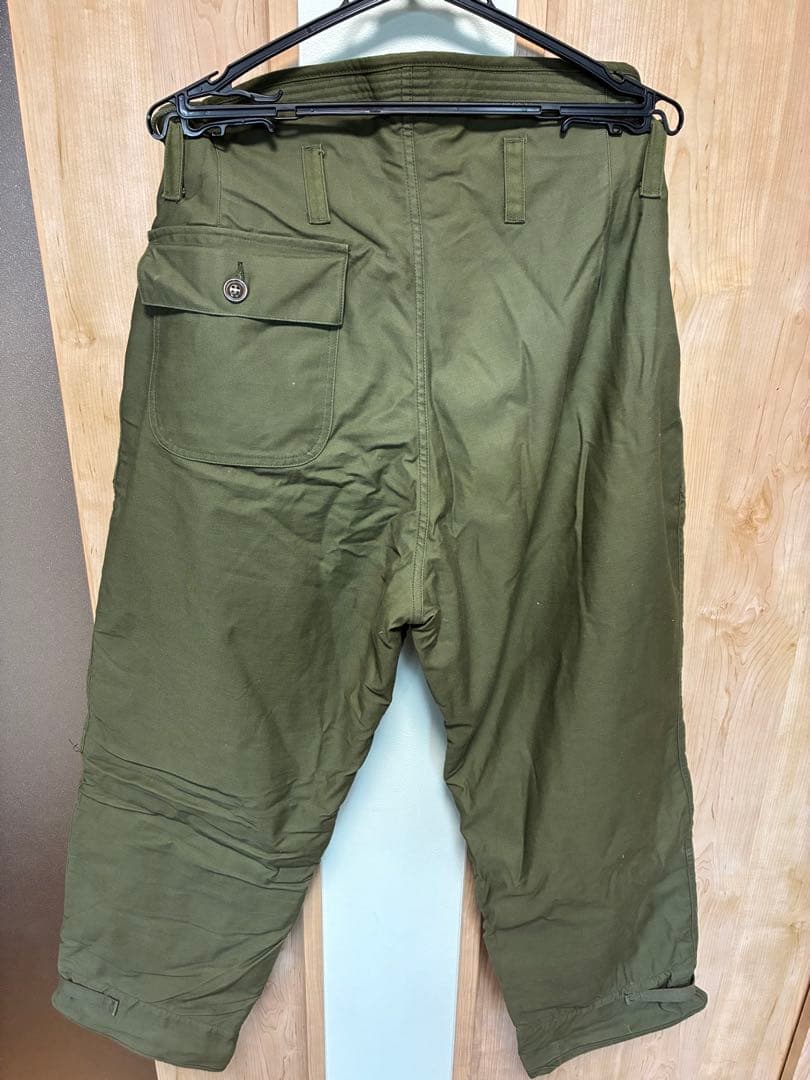 米軍実物ミリタリー 防寒パンツ Medium 未使用品70's