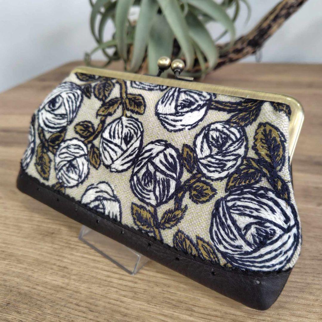 ま*る様 【ラスト1点】ミナペルホネン/Rosyロージィベージュ牛革黒/がま口牛