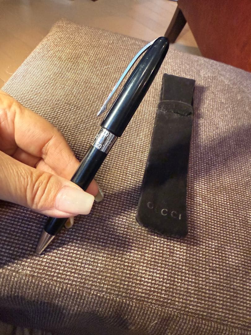 GUCCI ブラックボールペン ケース付き