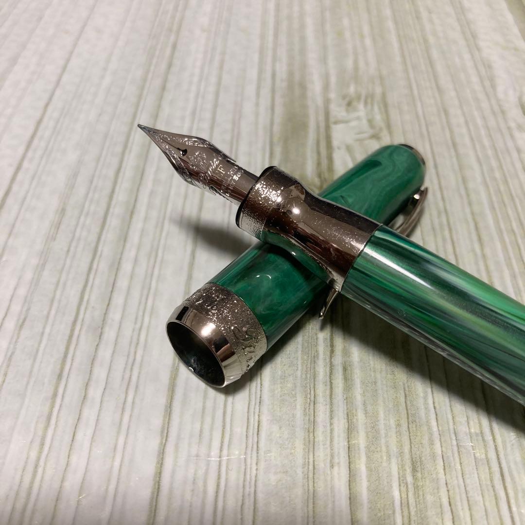 ピナイダー　ラグランデ・ベレッツァ　マカライトグリーン　フレックスニブ EF