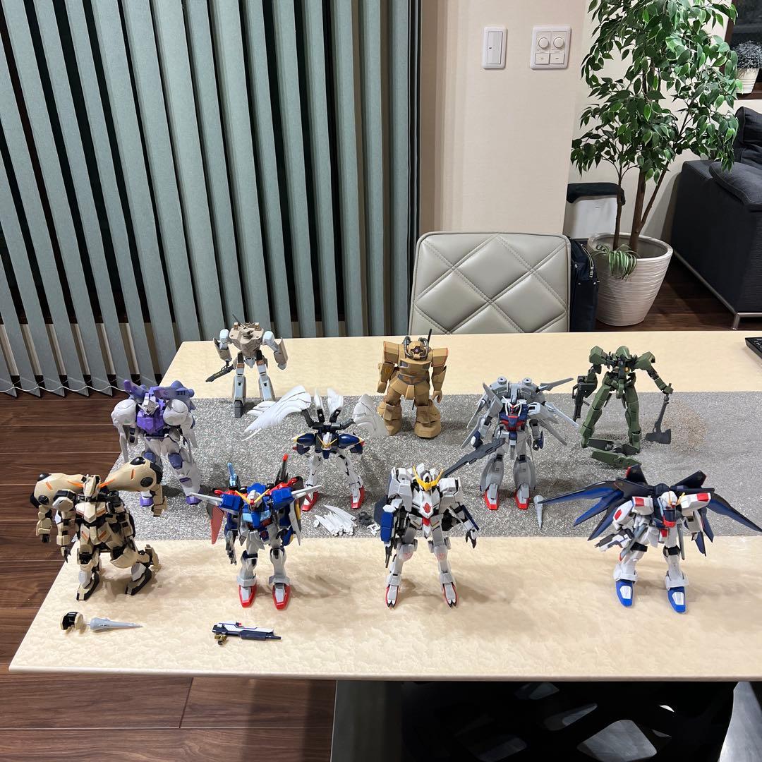 ガンダムモデル 10体　完成品（ジャンク）