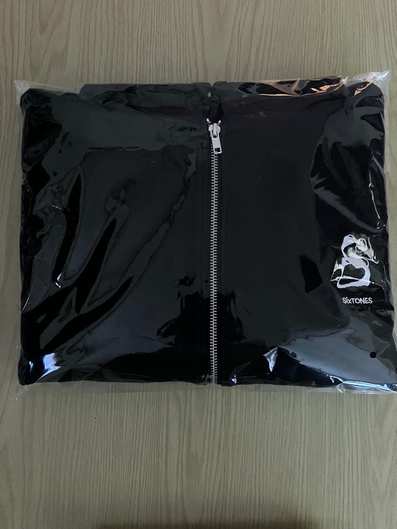 SixTONES MILESixTONESパーカー