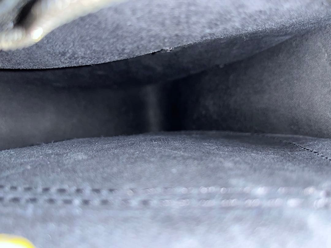 Dr. Martens ハート型ショルダーバッグ ブラック