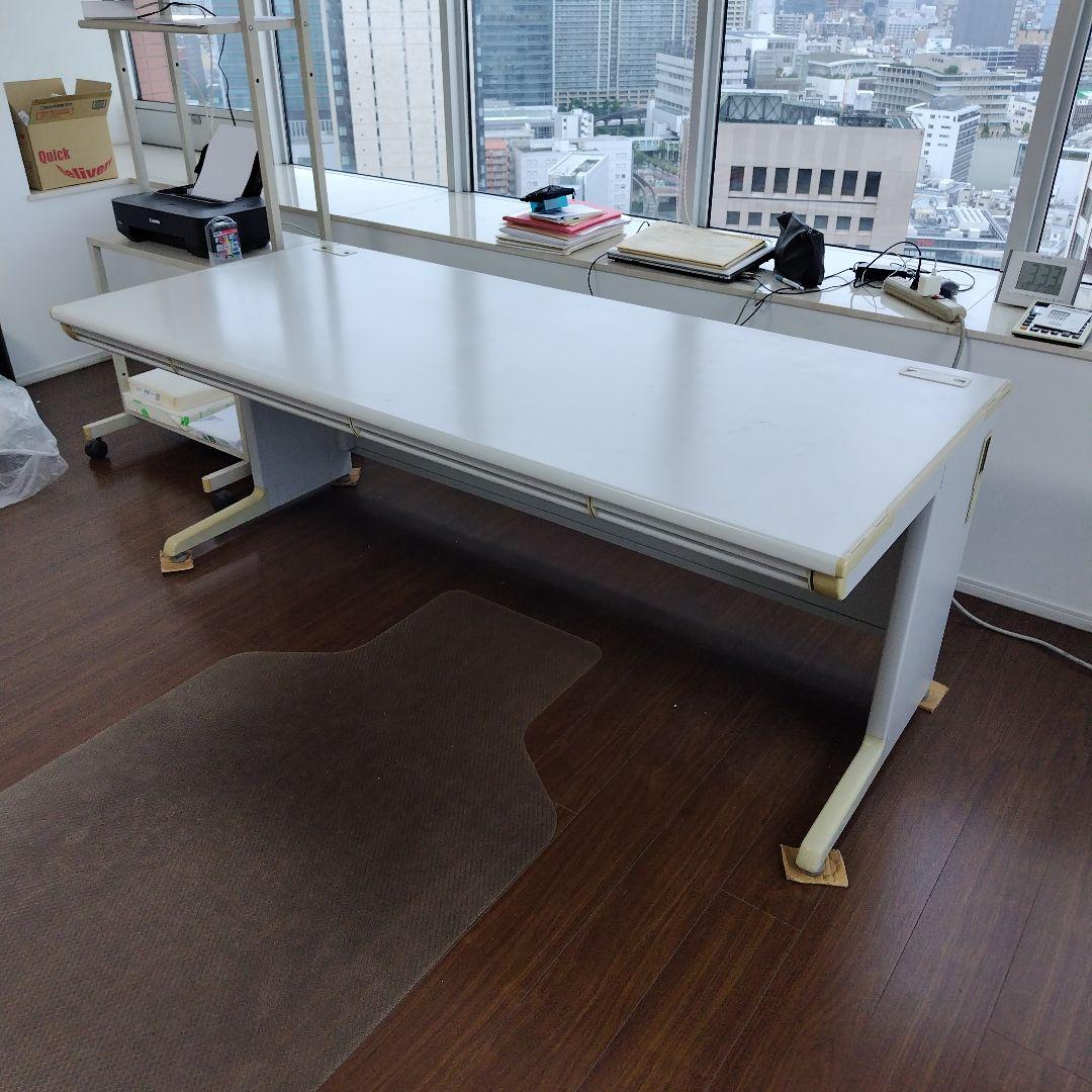 オカムラ　大型事務机