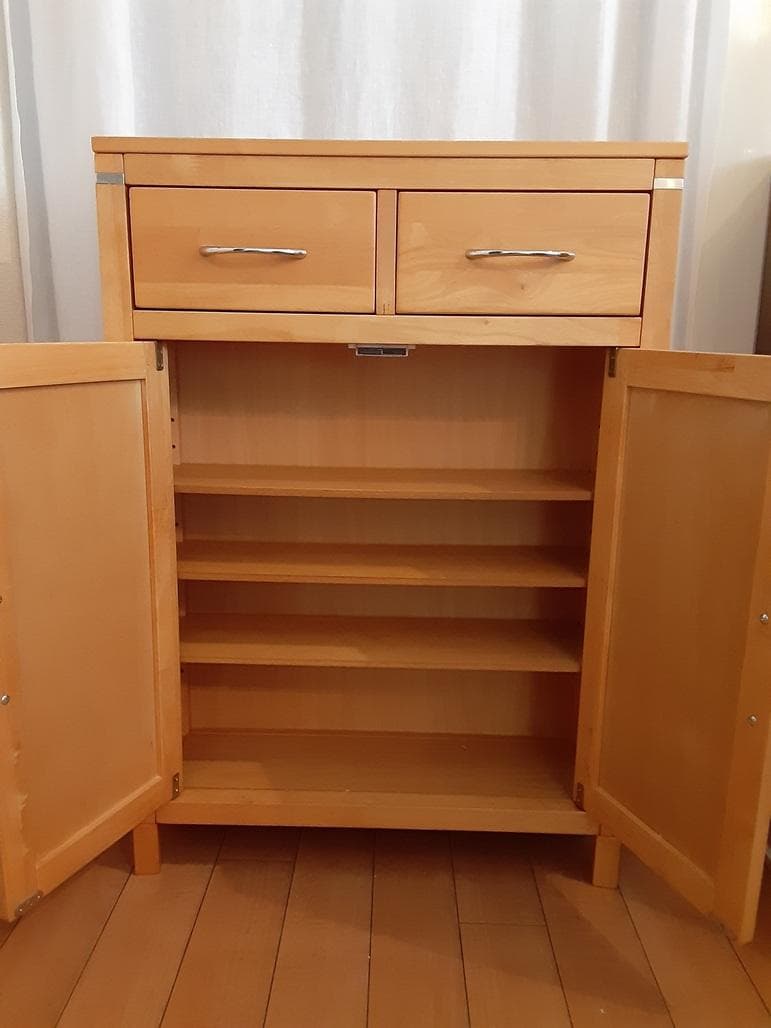 キャビネット　収納棚