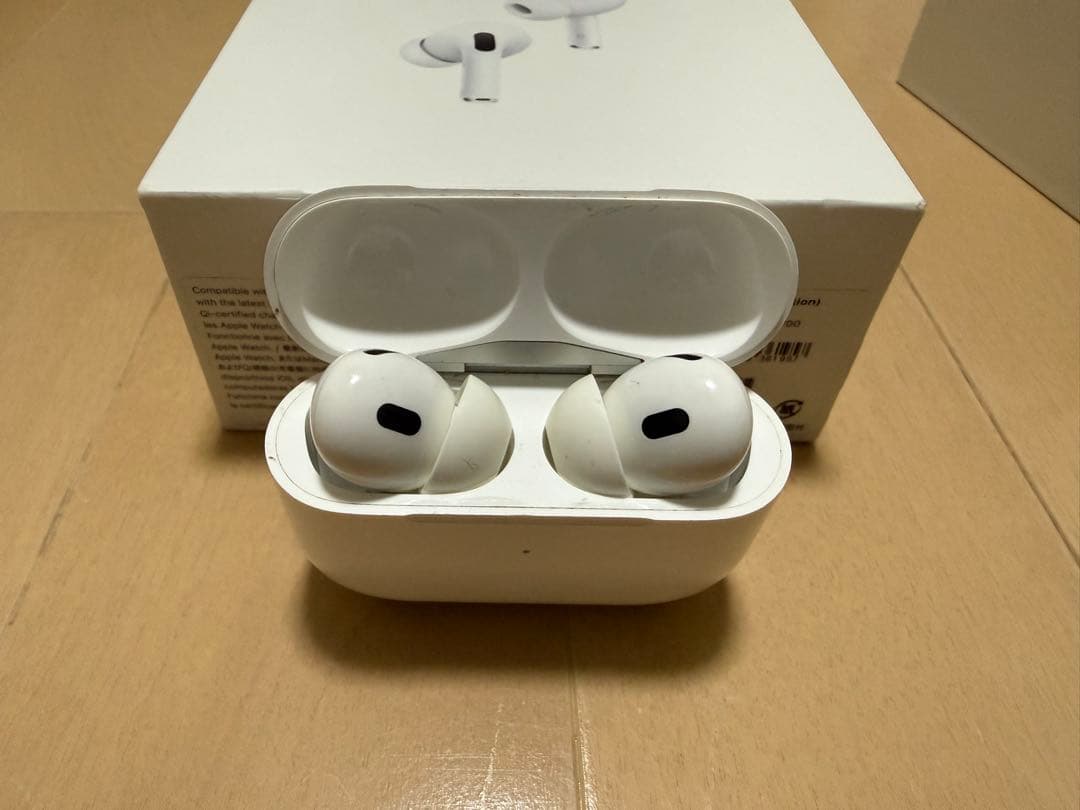 【訳あり】AirPods Pro 2（Lightning端子）※上蓋に緩みあり