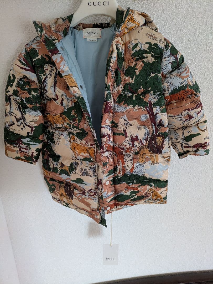 ⭐️新品、未使用品（タグ付き）⭐️GUCCI グッチ　ダウンコート　アニマル柄