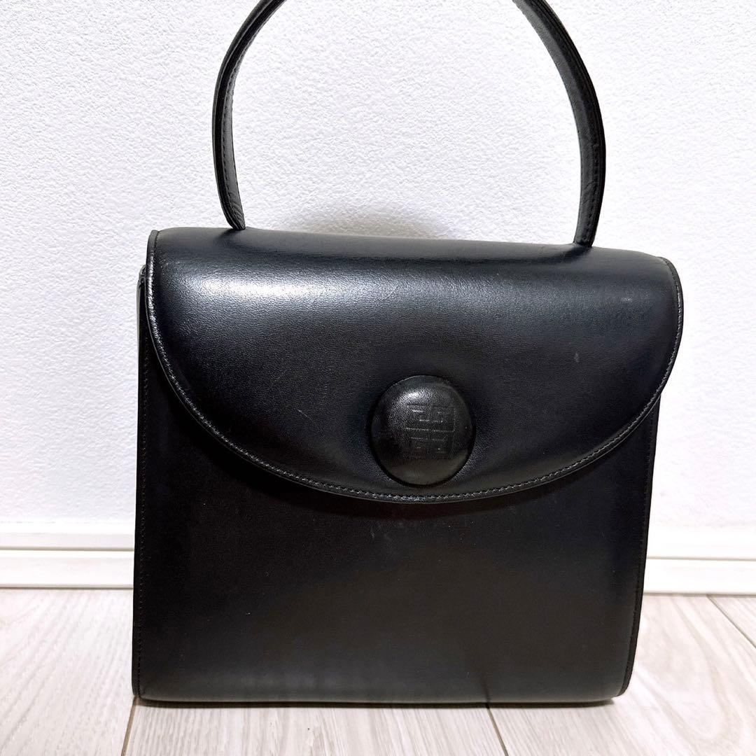 《美品》 GIVENCHY(ジバンシー)ハンドバッグ　自立
