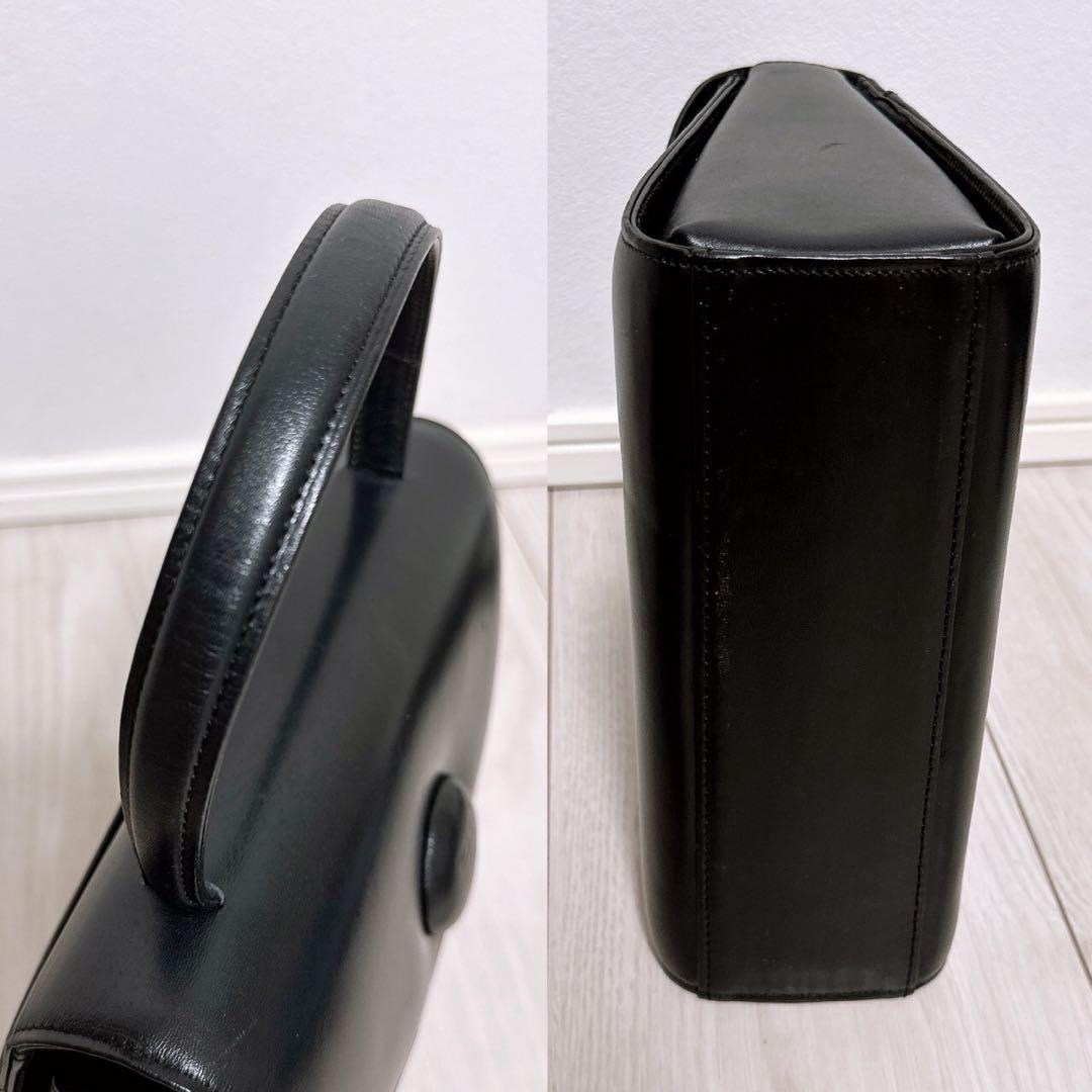 《美品》 GIVENCHY(ジバンシー)ハンドバッグ　自立