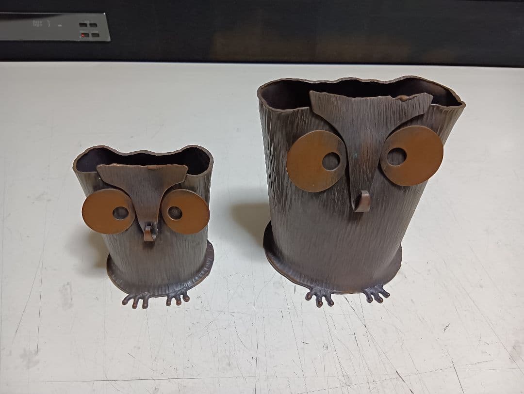 2002年　虎泉刻　純銅　ハンマートーン　金属工芸　オウル　フクロウ　ペン立て