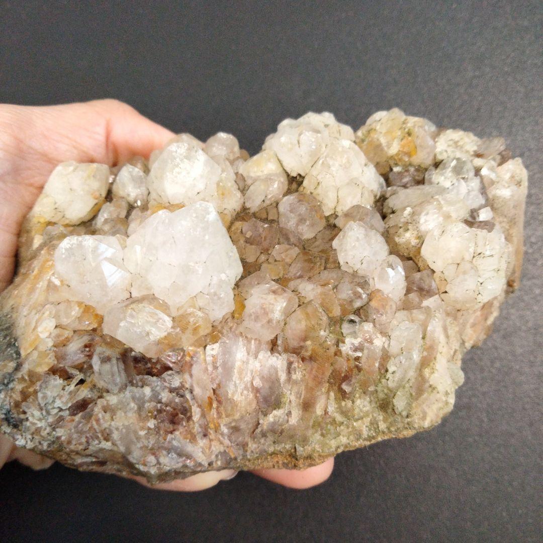 秋田県荒川鉱山天然水晶　多頭水晶　天然水晶　透明度高い　原石