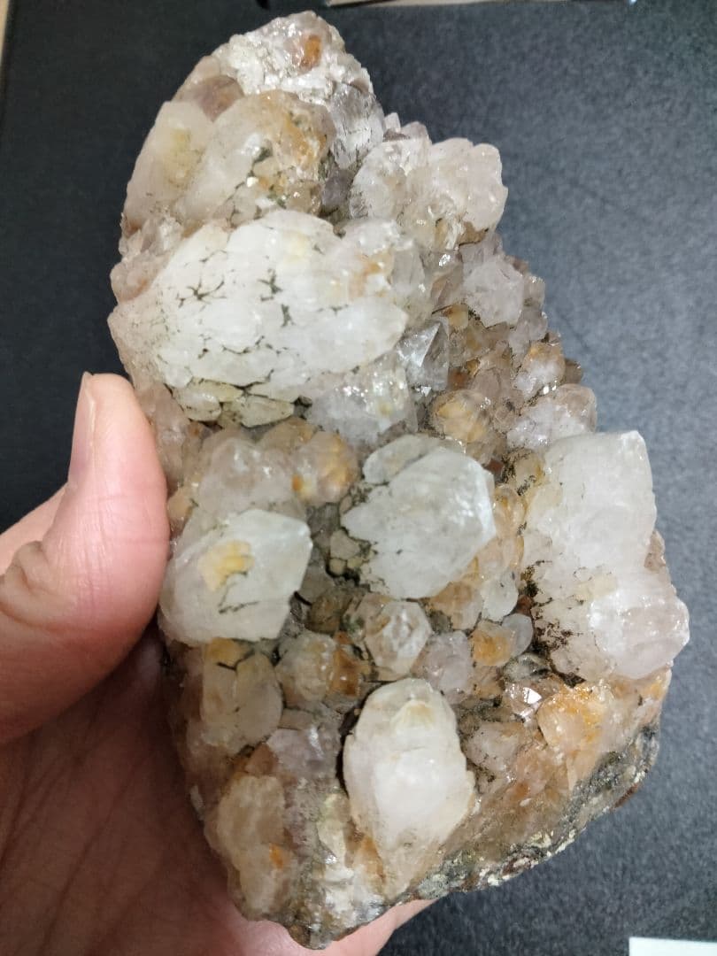 秋田県荒川鉱山天然水晶　多頭水晶　天然水晶　透明度高い　原石