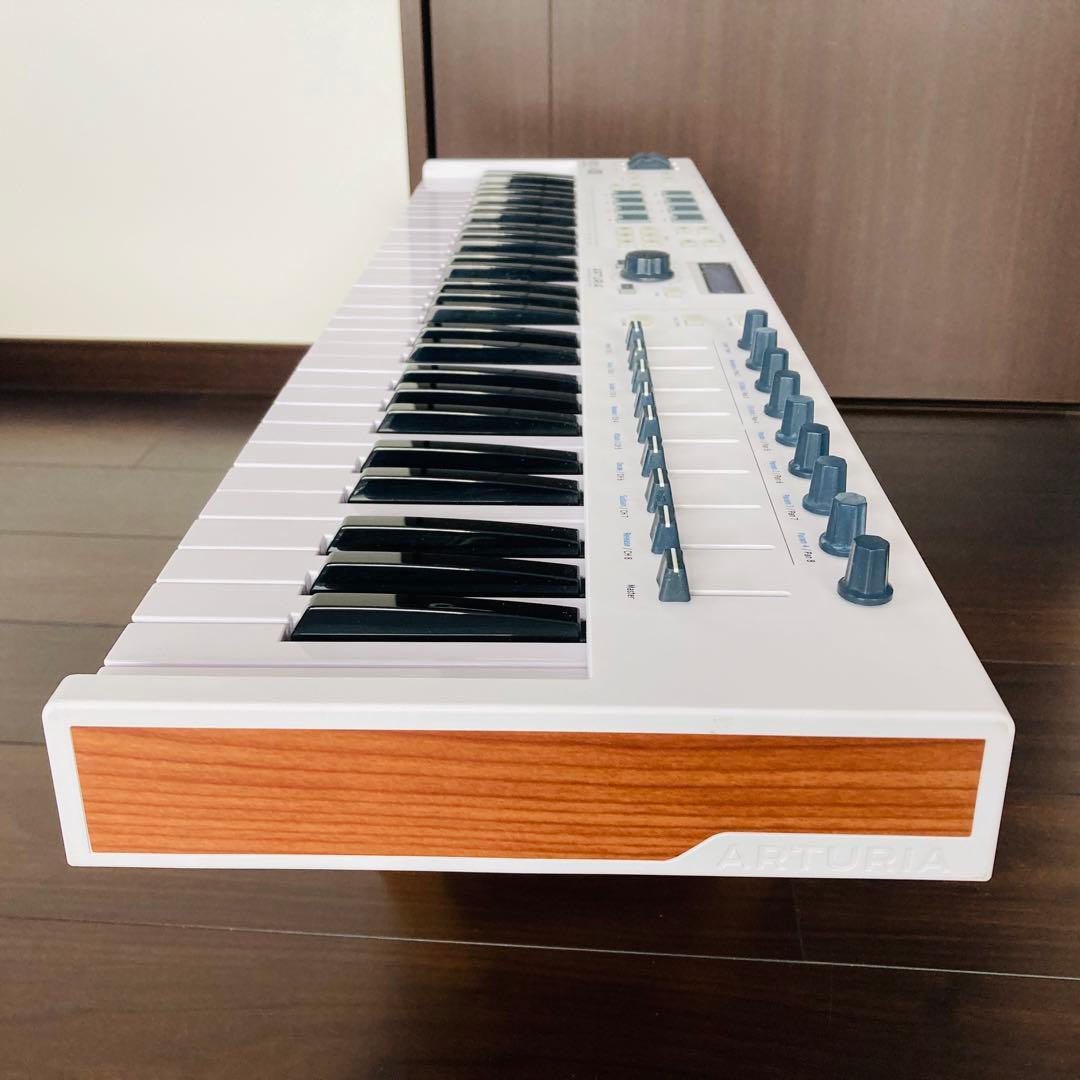 【美品】Arturia MIDIキーボードKeyLab Essential 61