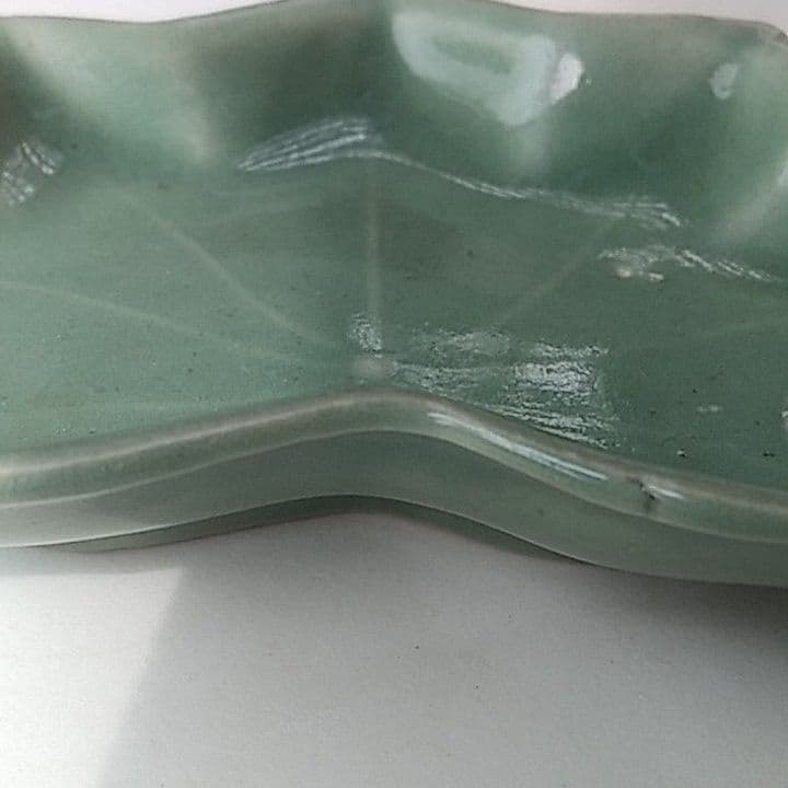 骨董　かえで青磁皿