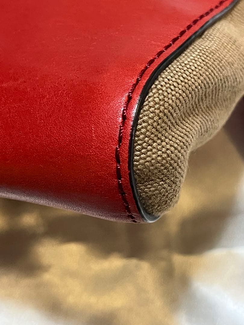 【BURBERRY】バーバリー　クロスボディバッグ赤