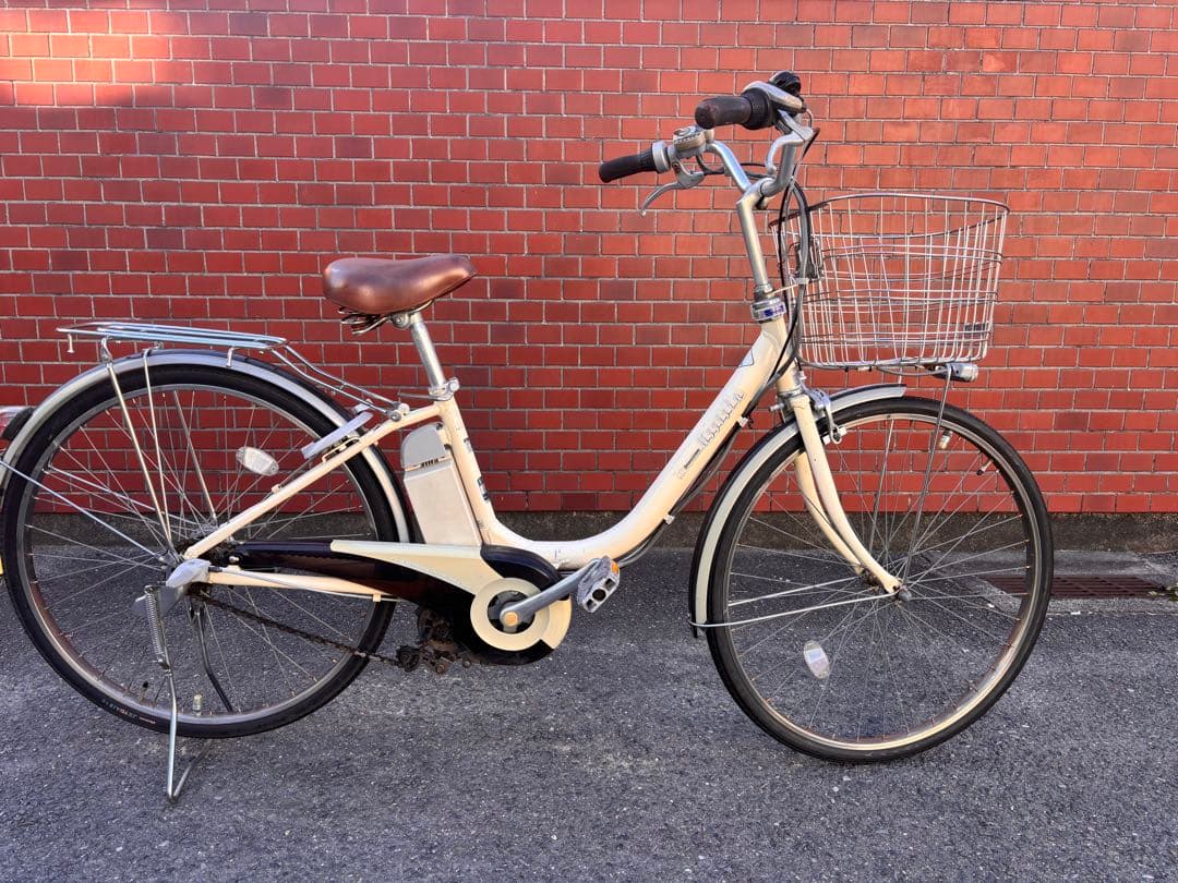 BRIDGESTONEアシスタ電動アシスト自転車 クリーム色 前カゴ付き