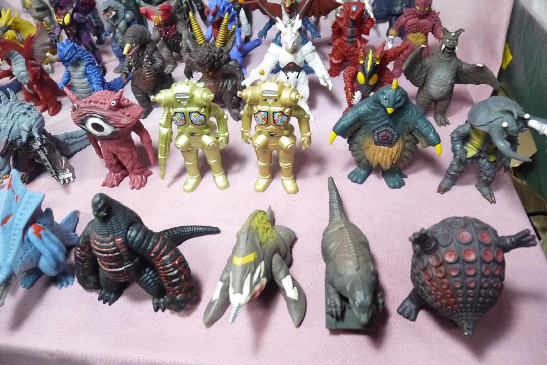 ウルトラ怪獣シリーズ500　怪獣ソフビ　65体