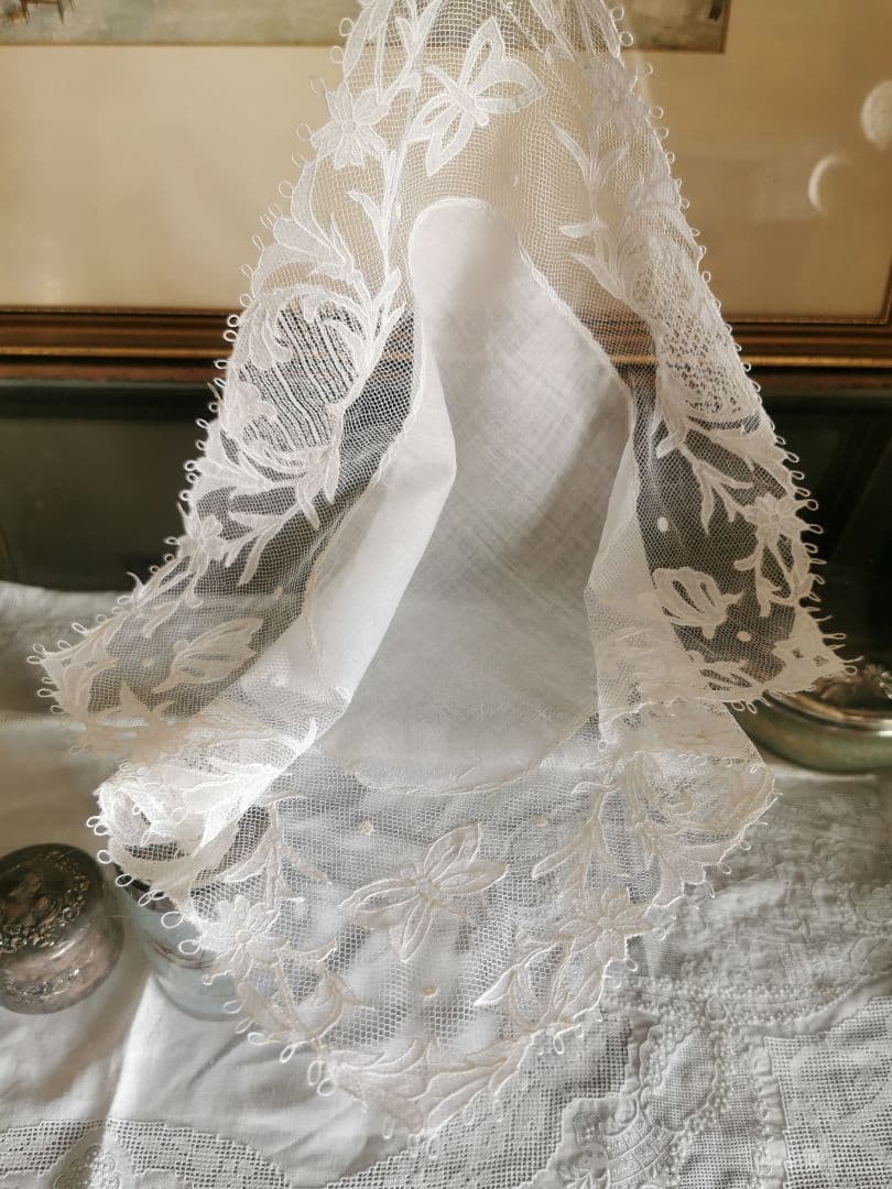 アンティーク キャリックマクロスレース バタフライと花 チュール ハンカチクロス