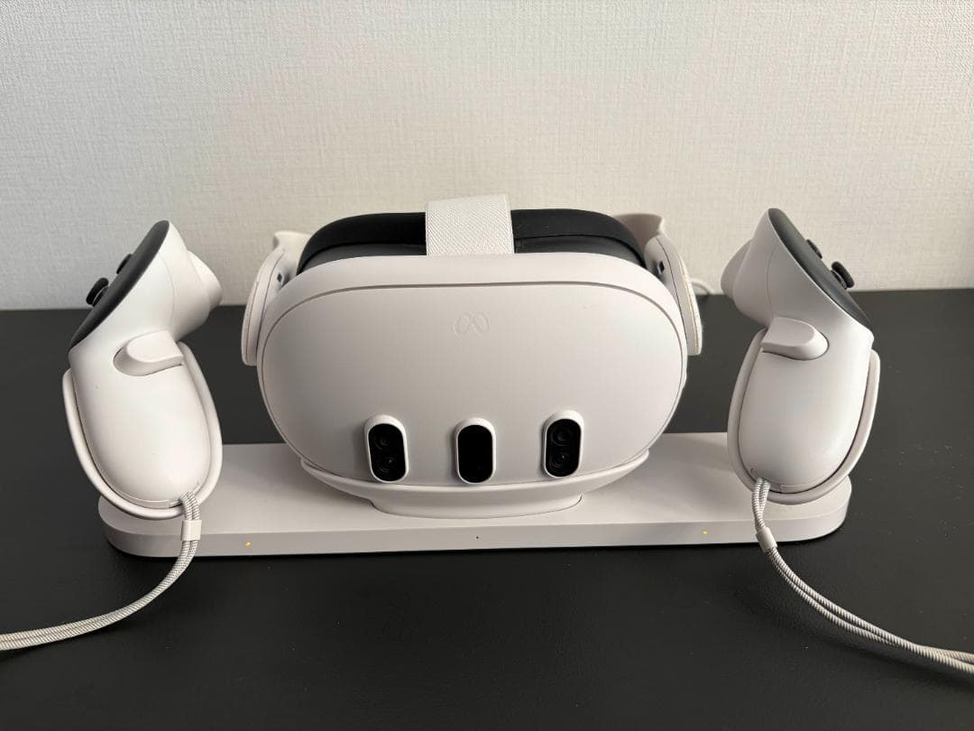 USED /  Quest 3 128GB VRヘッドセット 充電ドック