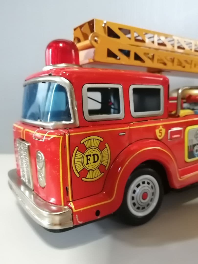 アメリカ型 ハシゴ消防車　電動 / ブリキ　光球商会