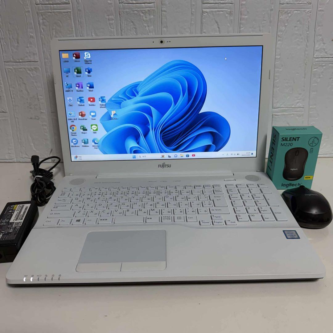 Windows11オフィス付き　サクサクSSD256GB 美品　富士通ノートPC