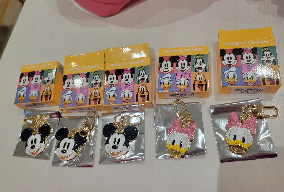 Disney secret charm 【ミッキーorデイジー】まとめ割あり