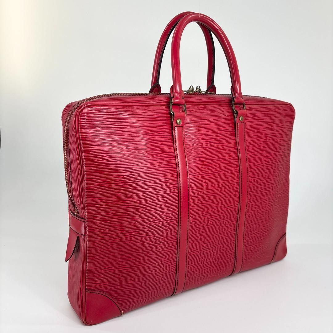 ルイヴィトン エピ ポルトドキュマン ヴォワヤージュ ビジネスバッグ メンズ