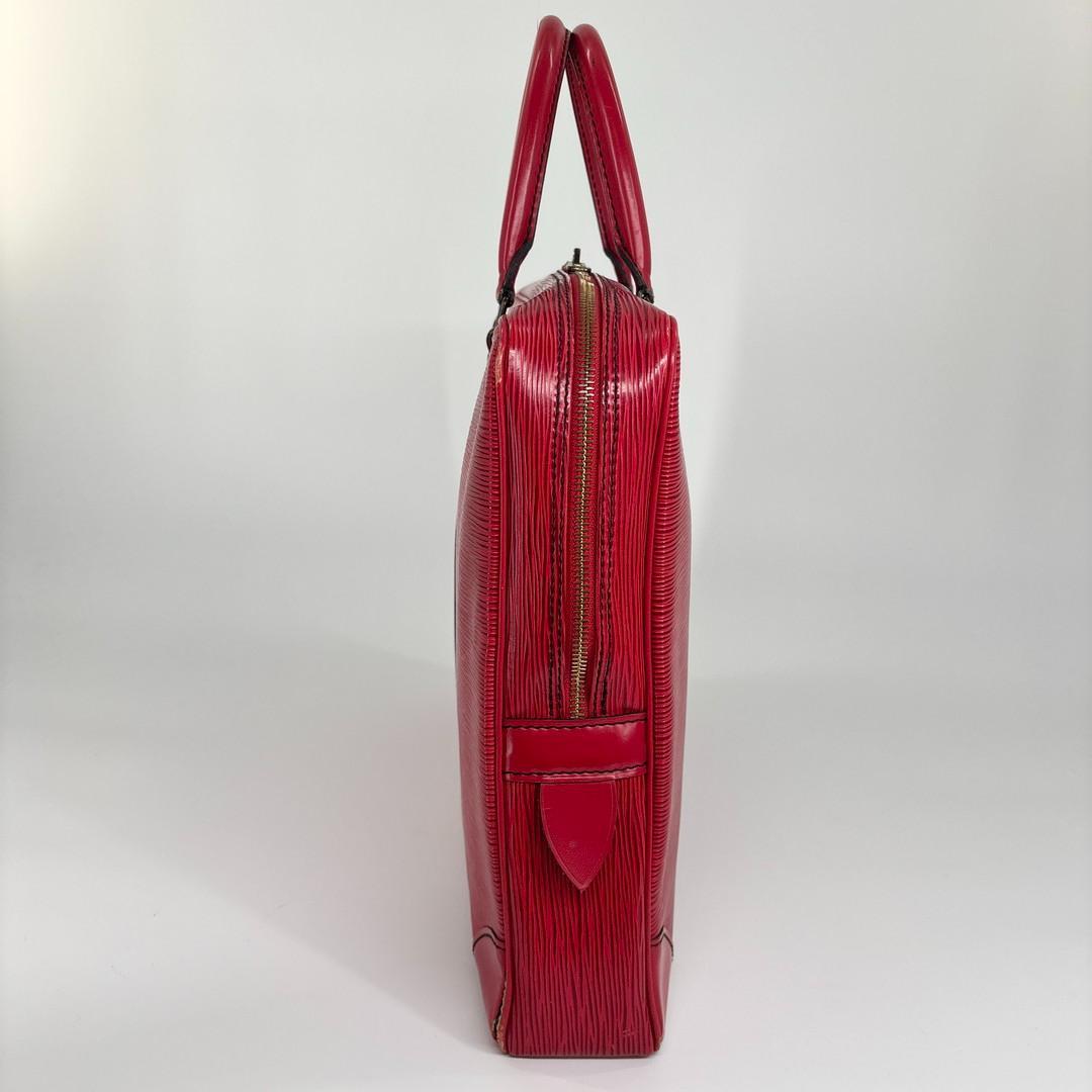 ルイヴィトン エピ ポルトドキュマン ヴォワヤージュ ビジネスバッグ メンズ