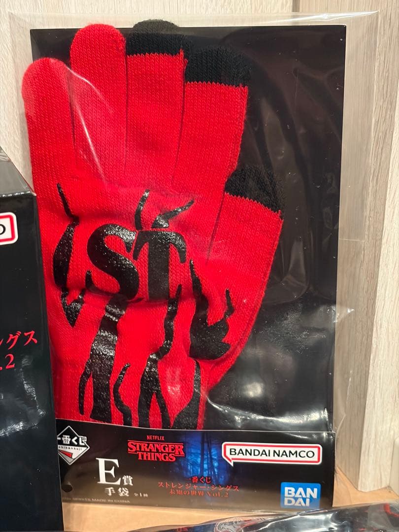 ストレンジャーシングス ロゴフィギュア ブランケット　トートバッグ　手袋