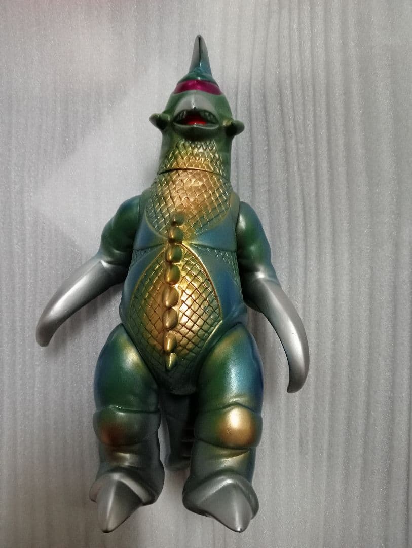 マルサン　ガイガン　グレー成形