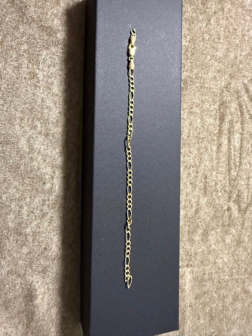 ゴールドチェーンブレスレット