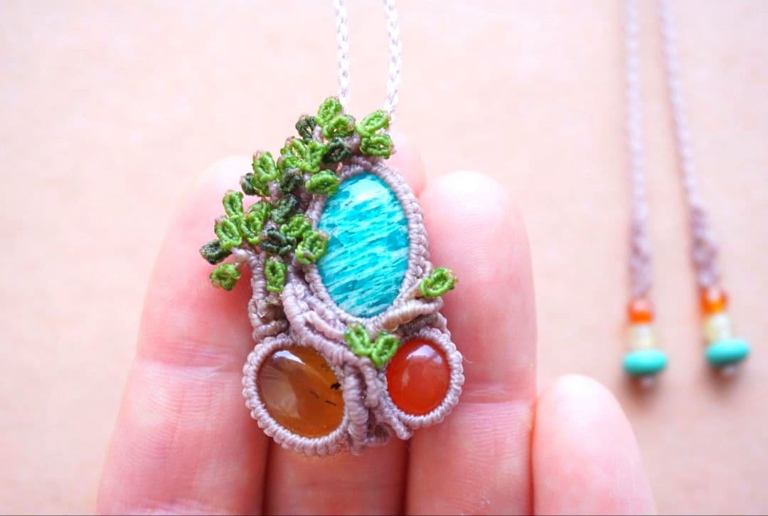 アマゾナイト　アンバー　カーネリアン　マクラメ　ネックレス