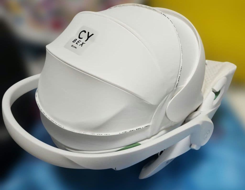 CYBEX ホワイト ベビーシート クラウドTi ベース レインカバー