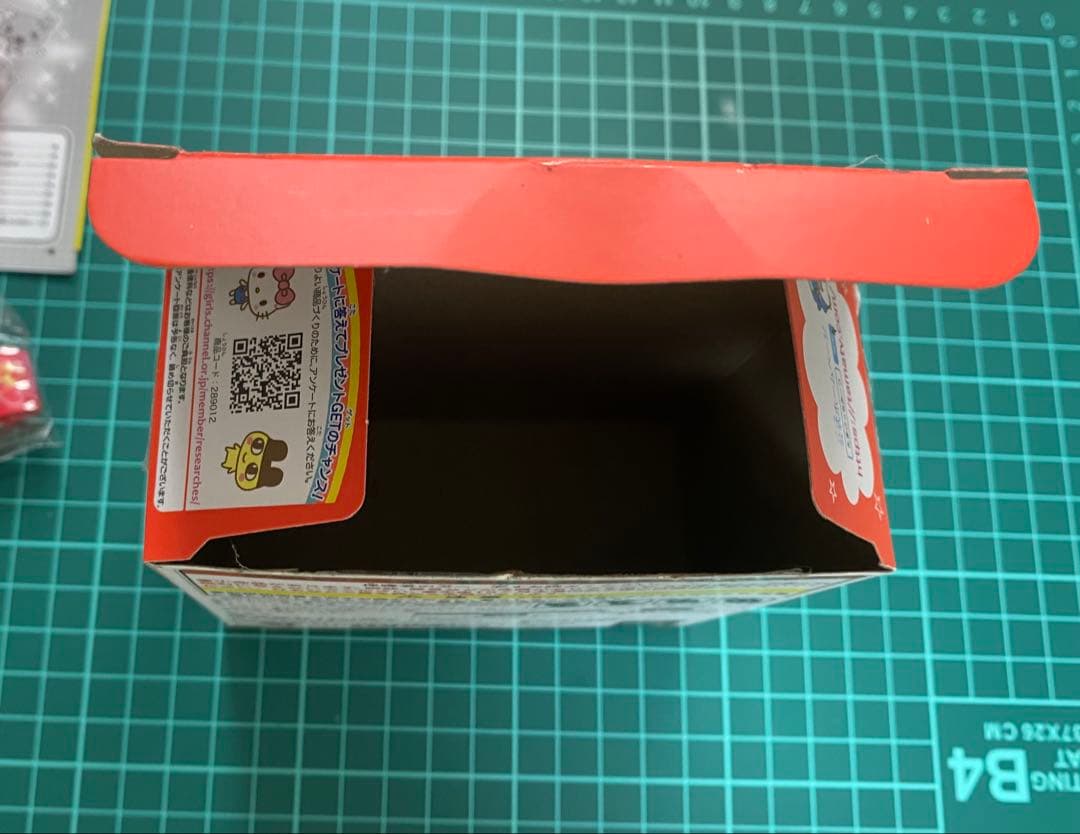 たまごっちみーつ サンリオキャラクターズ　レッド