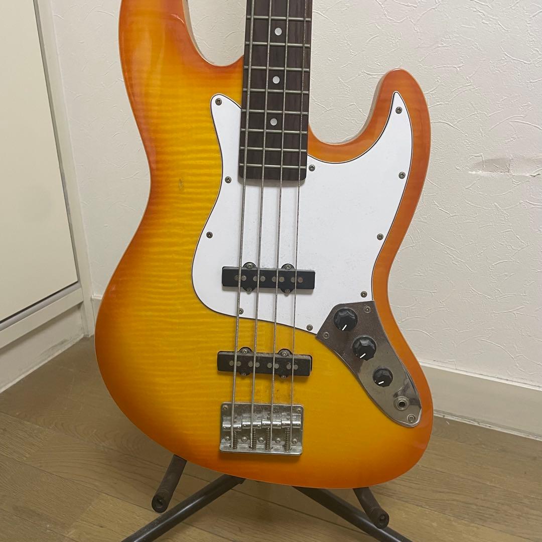 s*m様 メーカー不明　オレンジエレキベース 4弦