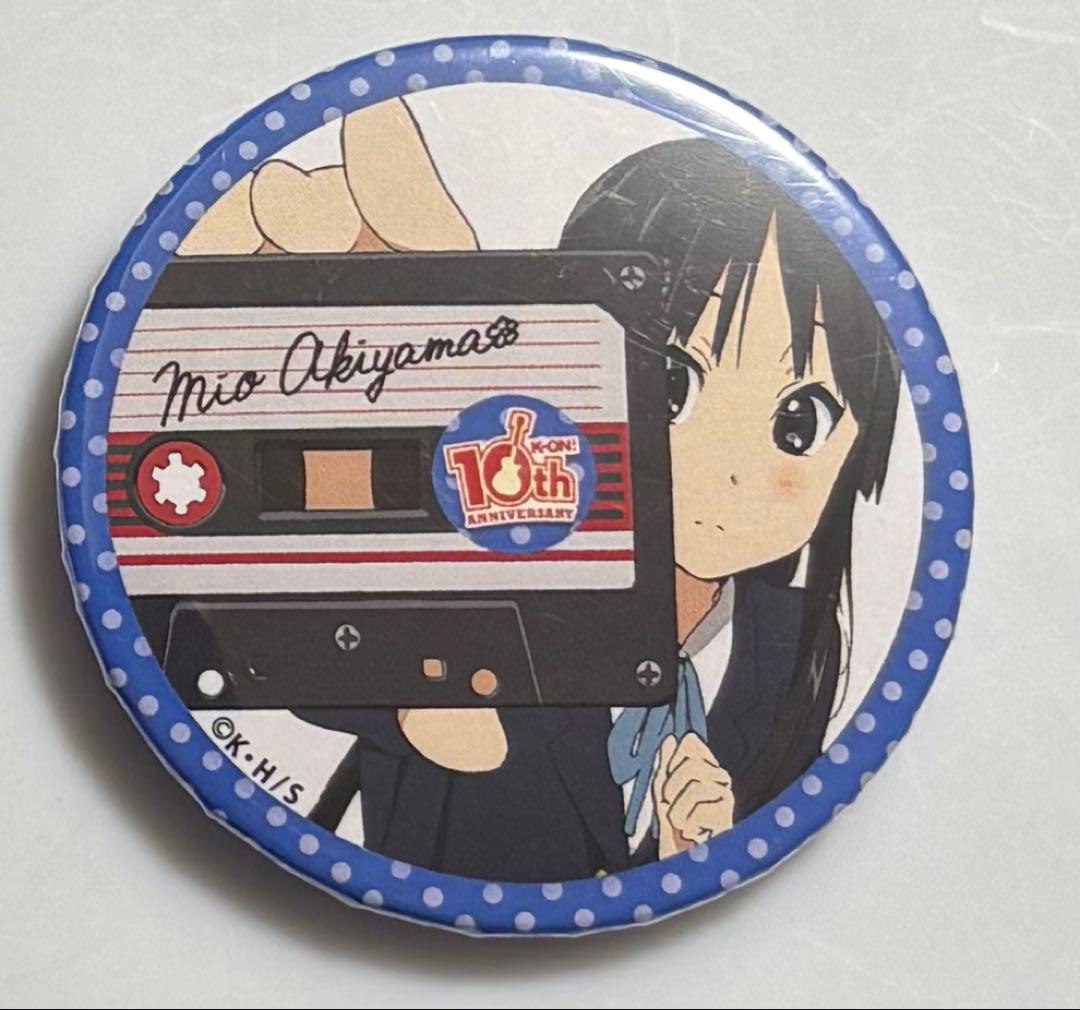 けいおん　秋山 澪　10周年　渋谷マルイ出張所　缶バッジ
