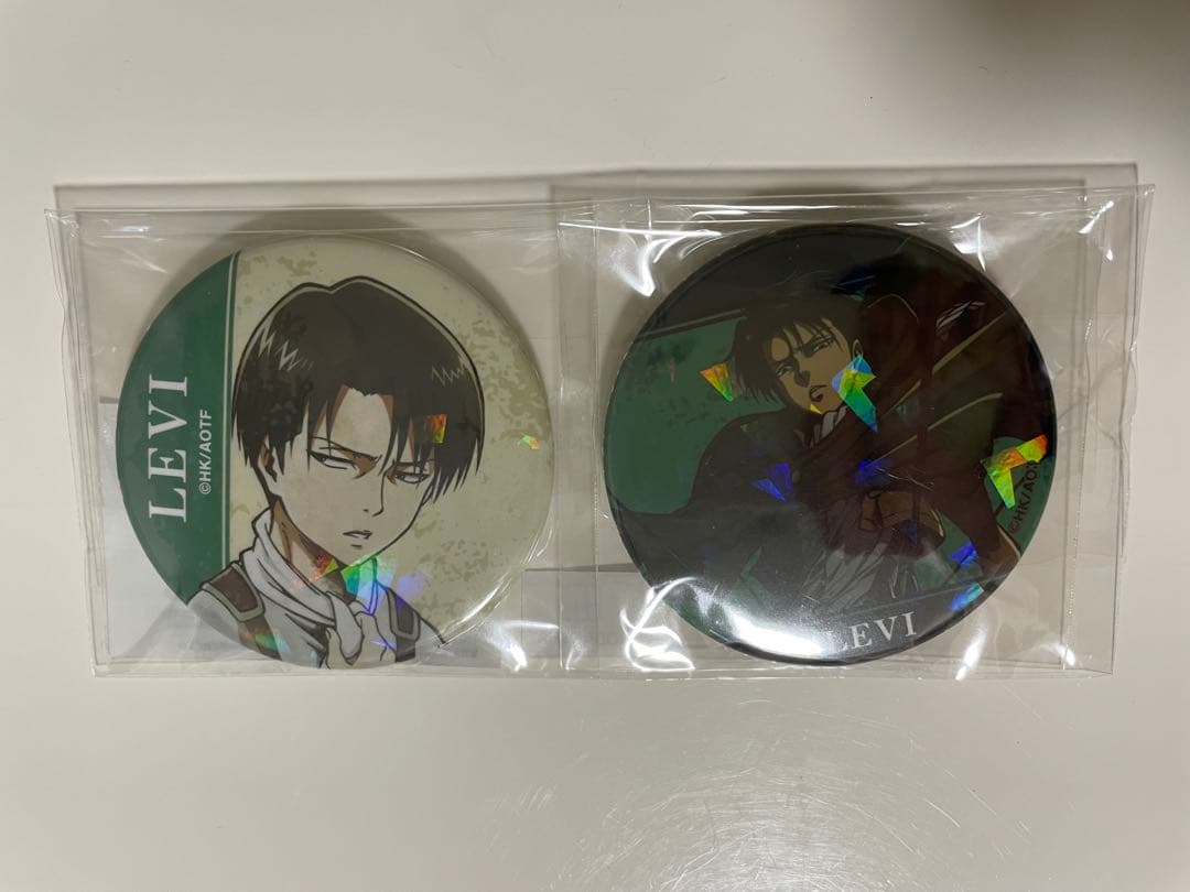 進撃の巨人 リヴァイ ホログラム缶バッジ 各20個セット