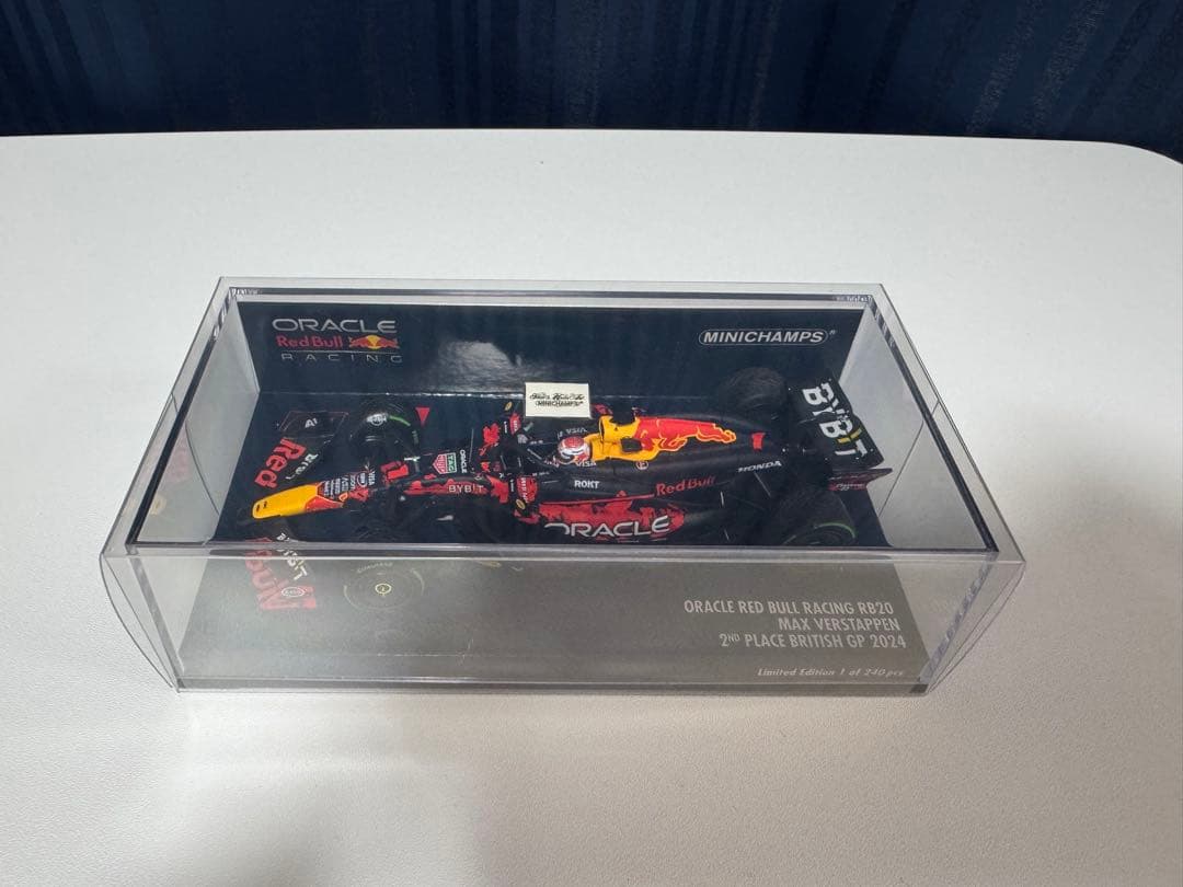 ミニチャンプス 1/43 レッドブルM.フェルスタッペン イギリスGP 2024