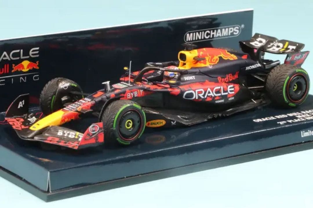 ミニチャンプス 1/43 レッドブルM.フェルスタッペン イギリスGP 2024