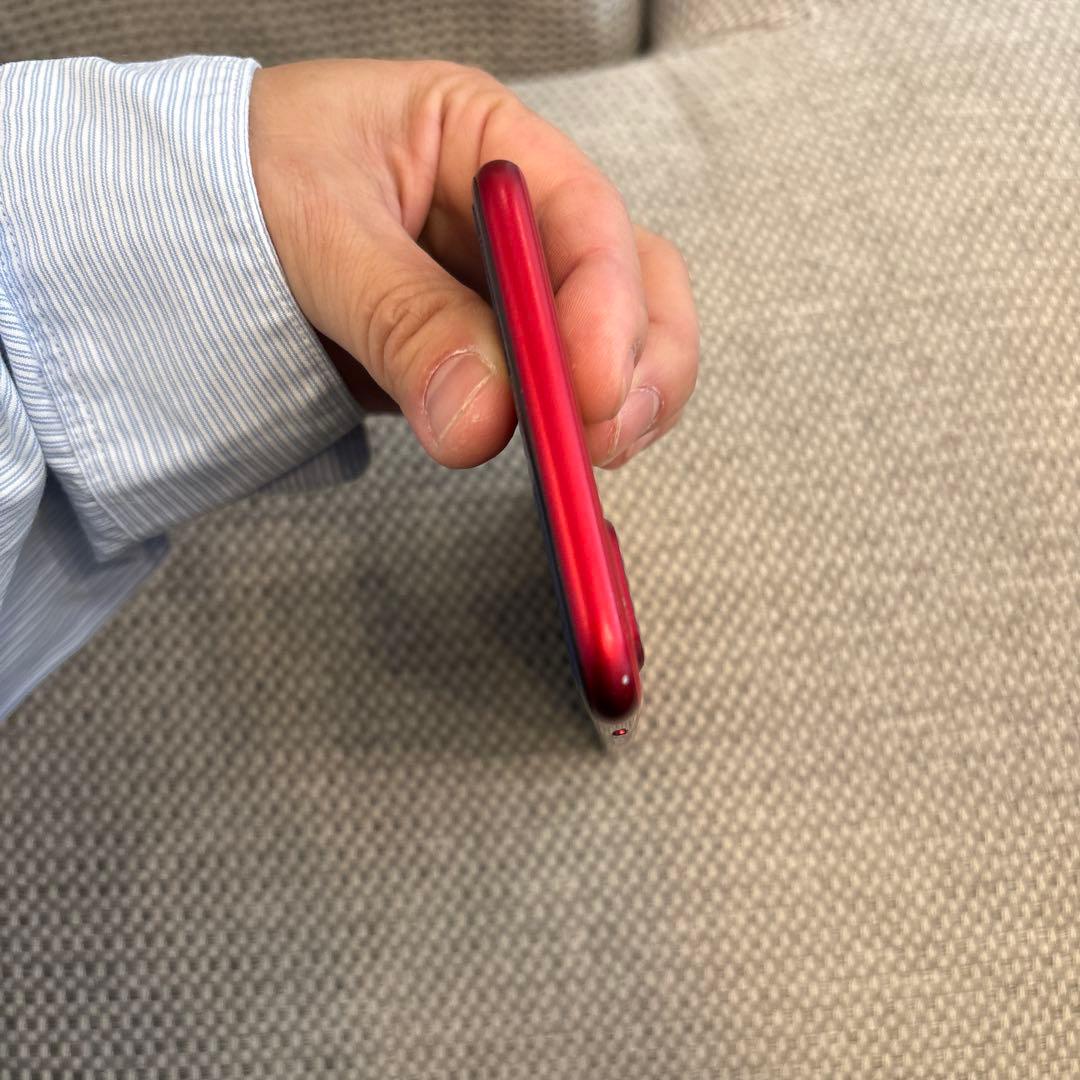 健ケンiPhone8plus SIMフリー レッド 64GB