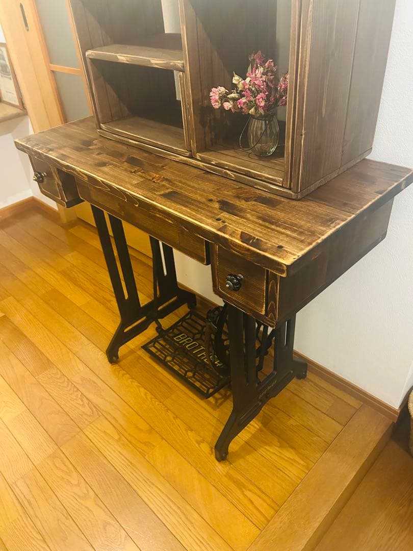 直接引き取りの場合お値下げ可　アンティークな ミシンテーブル　デスク ドレッサー