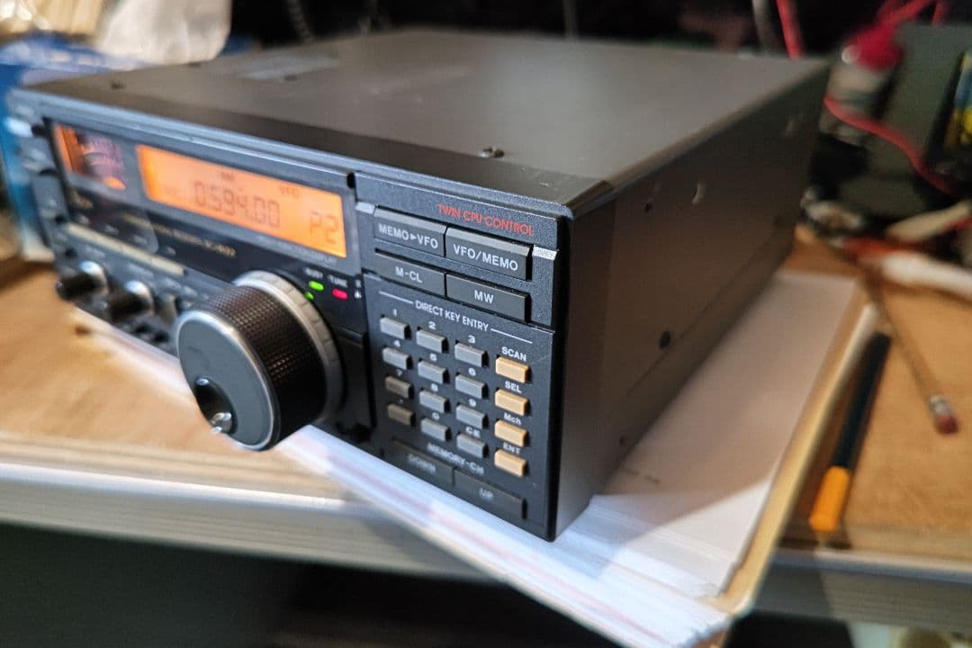 アイコム IC-R72 HFレシーバー( BCL、AM放送受信に…)