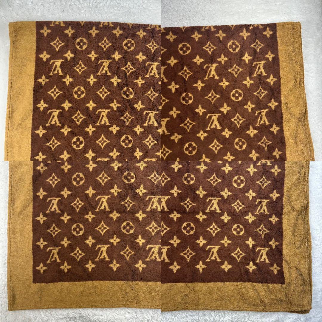 ルイヴィトン　モノグラム　ロゴ　バスタオル 総柄　ビーチタオル　茶色　膝掛け