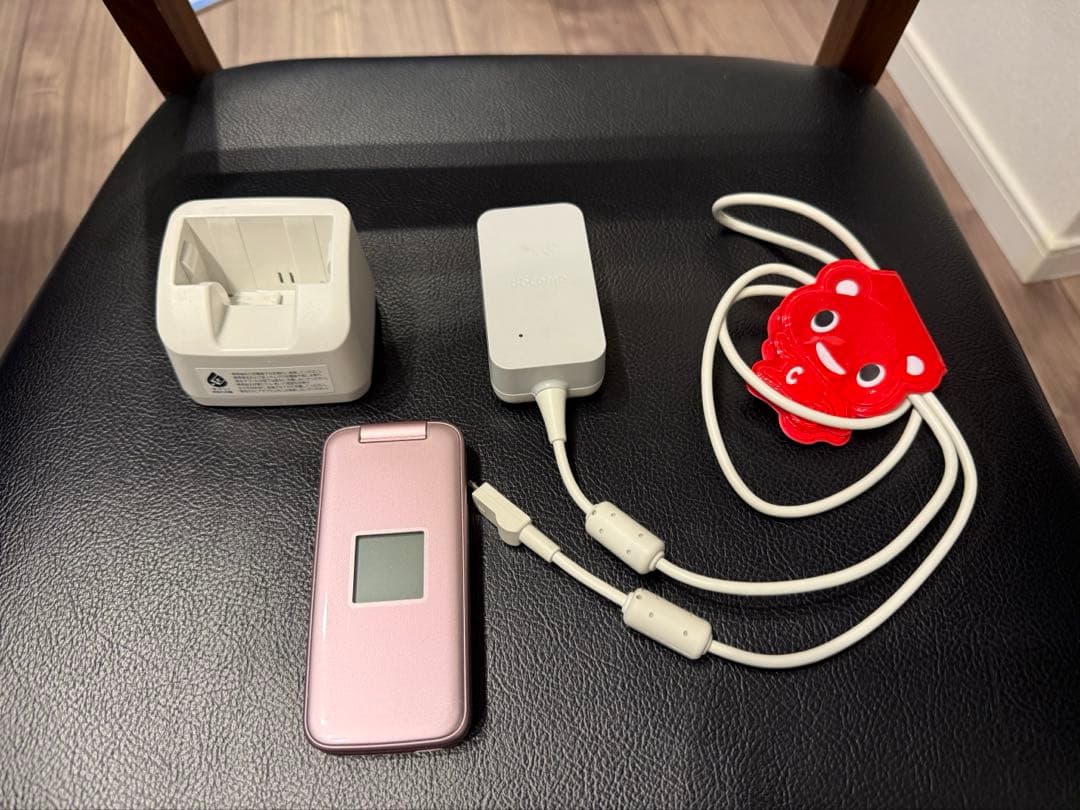 docomo らくらくフォン　F-01M ピンク 携帯電話 本体 充電器セット