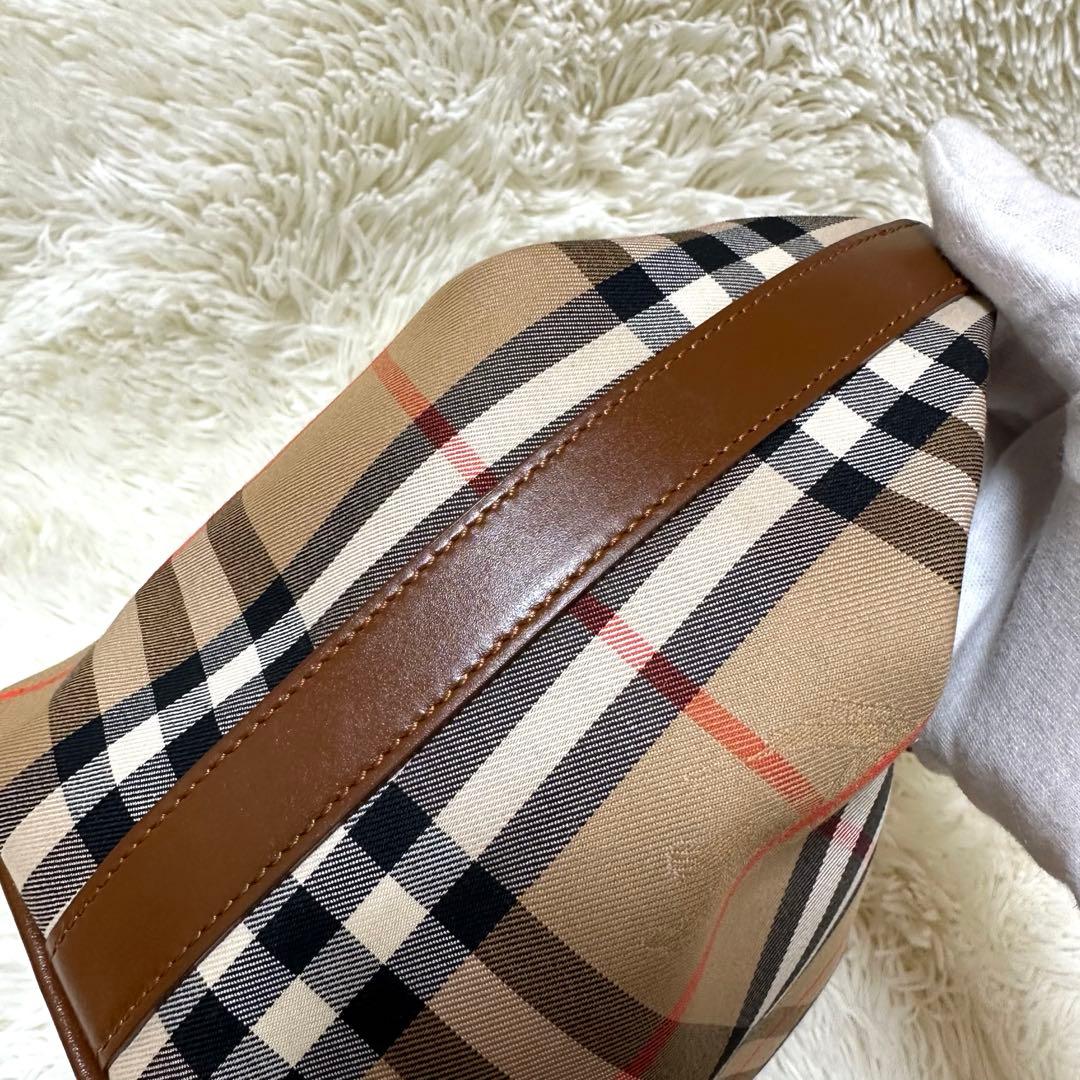 新年スペシャル出品　未使用バーバリー ミニハンドバッグ　ノバチェック