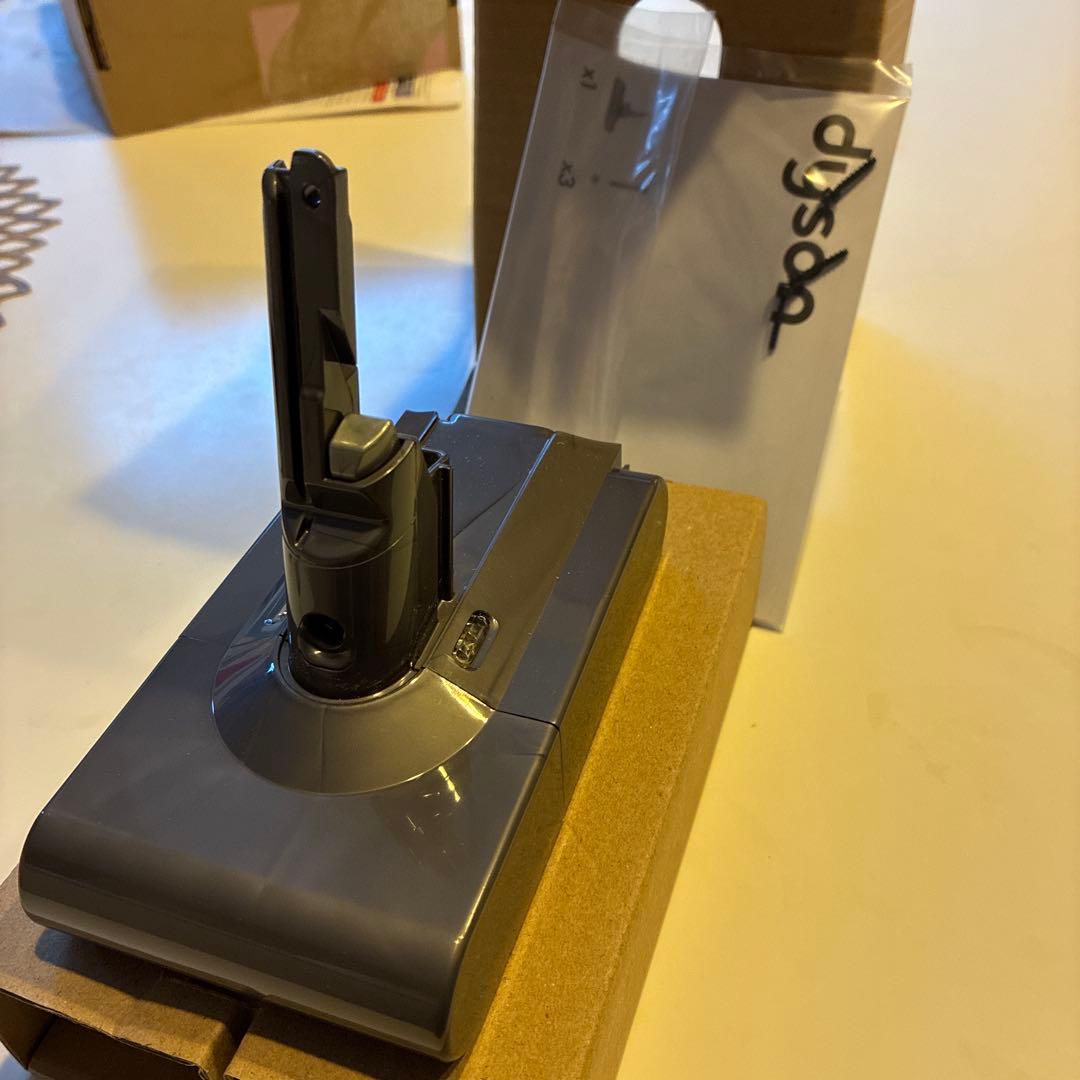 純正　ダイソンコードレス掃除機　V8バッテリー　パーツ番号969106-01