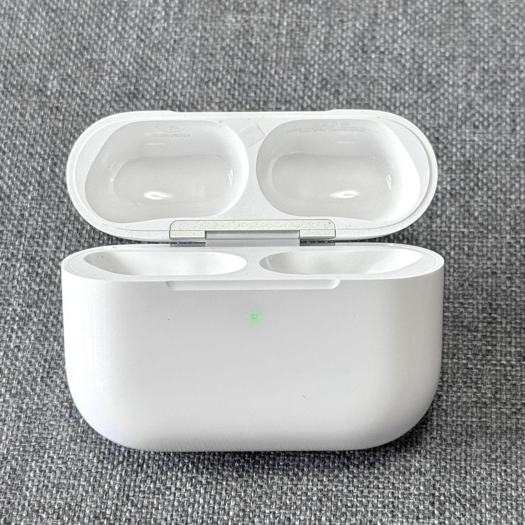 【綺麗】Apple AirPods Pro 第３世代 充電ケース