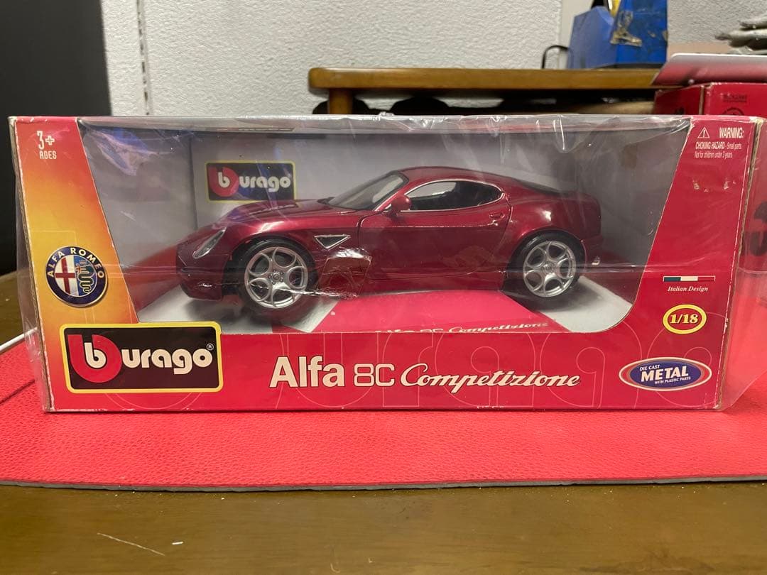 Burago アルファロメオ 8Cコンペティツィオーネ
