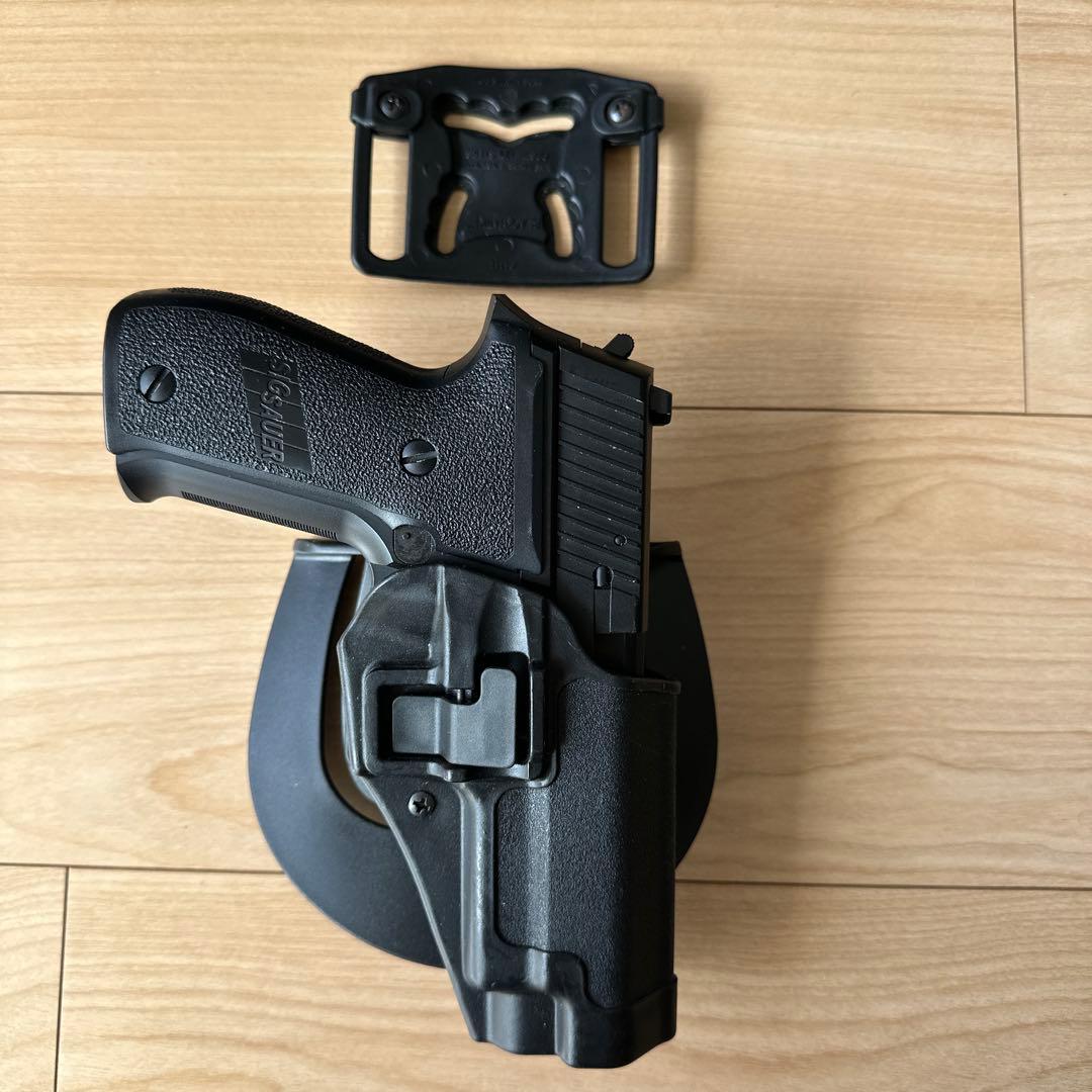 東京マルイ SIG P226(予備マガジン、ホルスター、箱付)