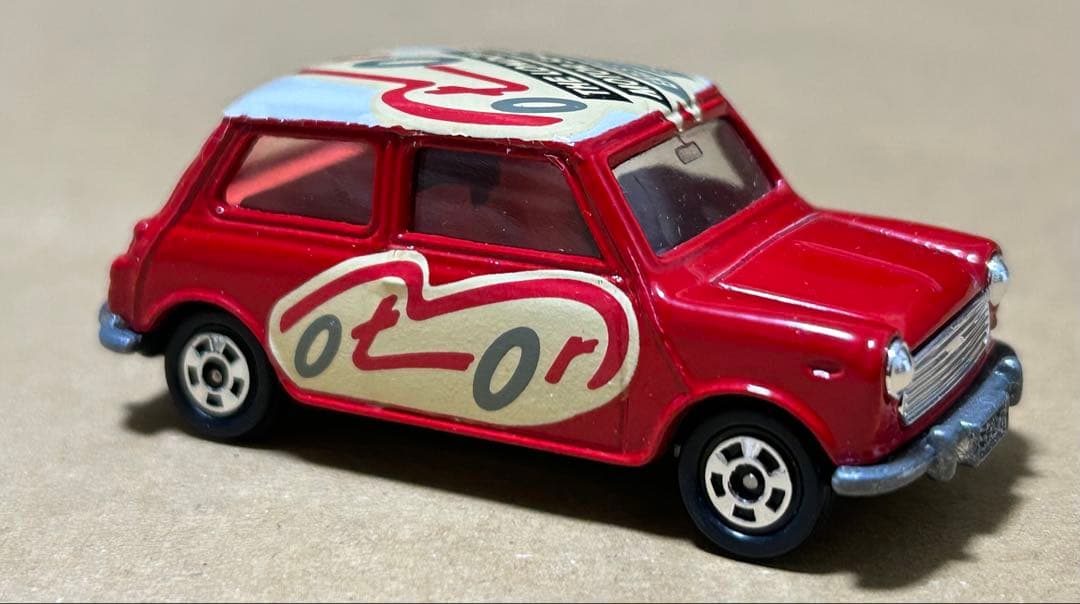 トミカ ミニクーパー トラフィック ロンドンモーターショー 赤